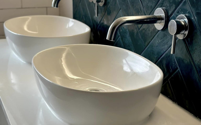 Twin-basins
