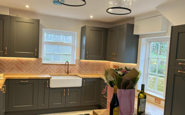 Kitchen-black-oak