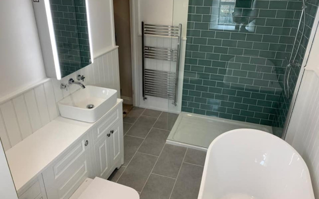 Emerald-bathroom